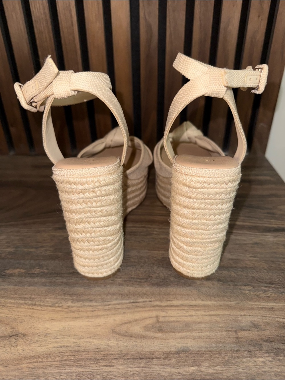 Gianni Bini Knot Woven Platform Wedge Sandals.
-Size 8 - Picture 6 of 8